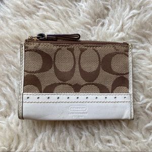 CLASSIC COACH COIN PURSE